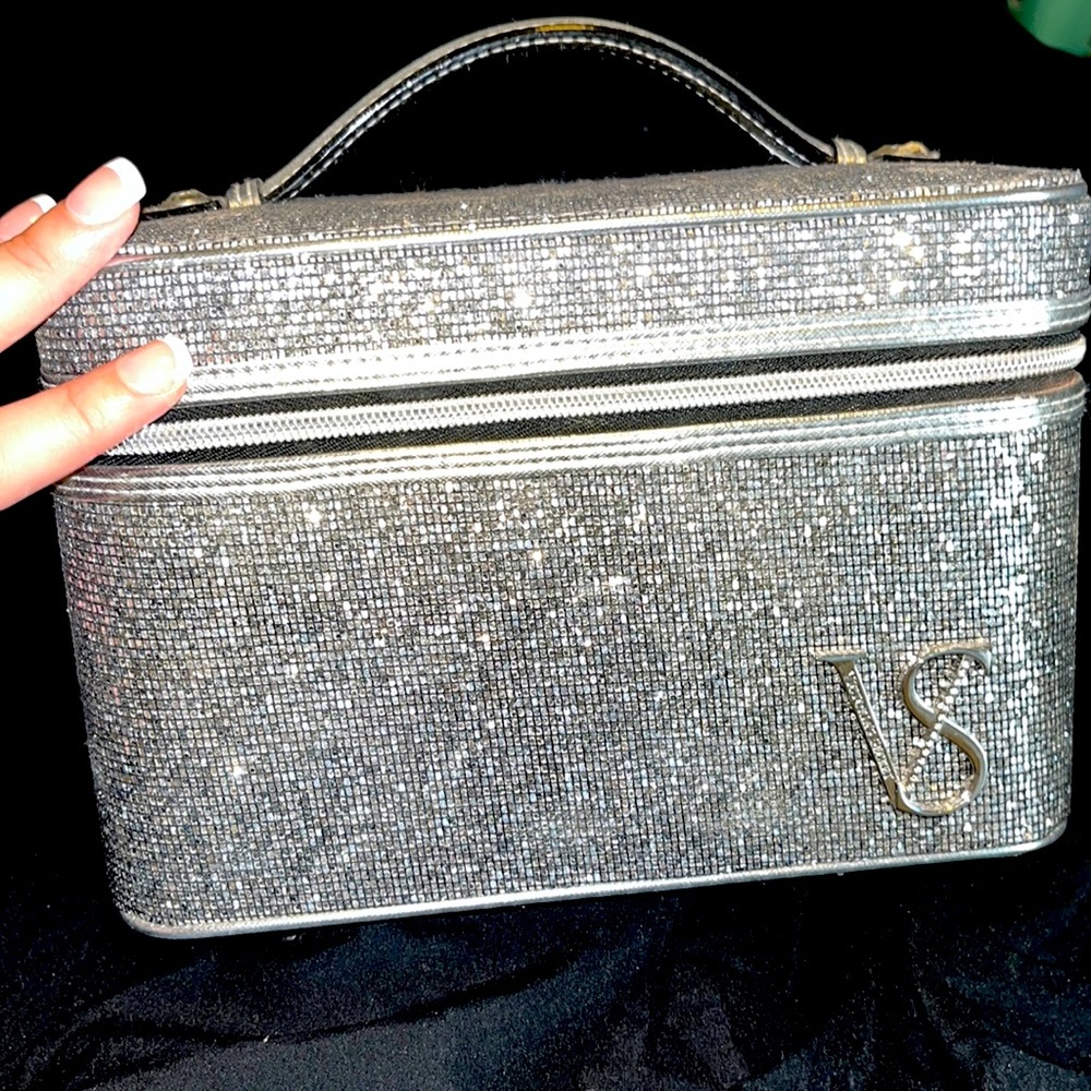 VICTORIA’S SECRET MAKEUP ORGANIZER
